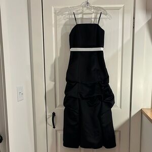 Forever Yours junior Bridesmaid Black Dress with White Accent, size girls 10